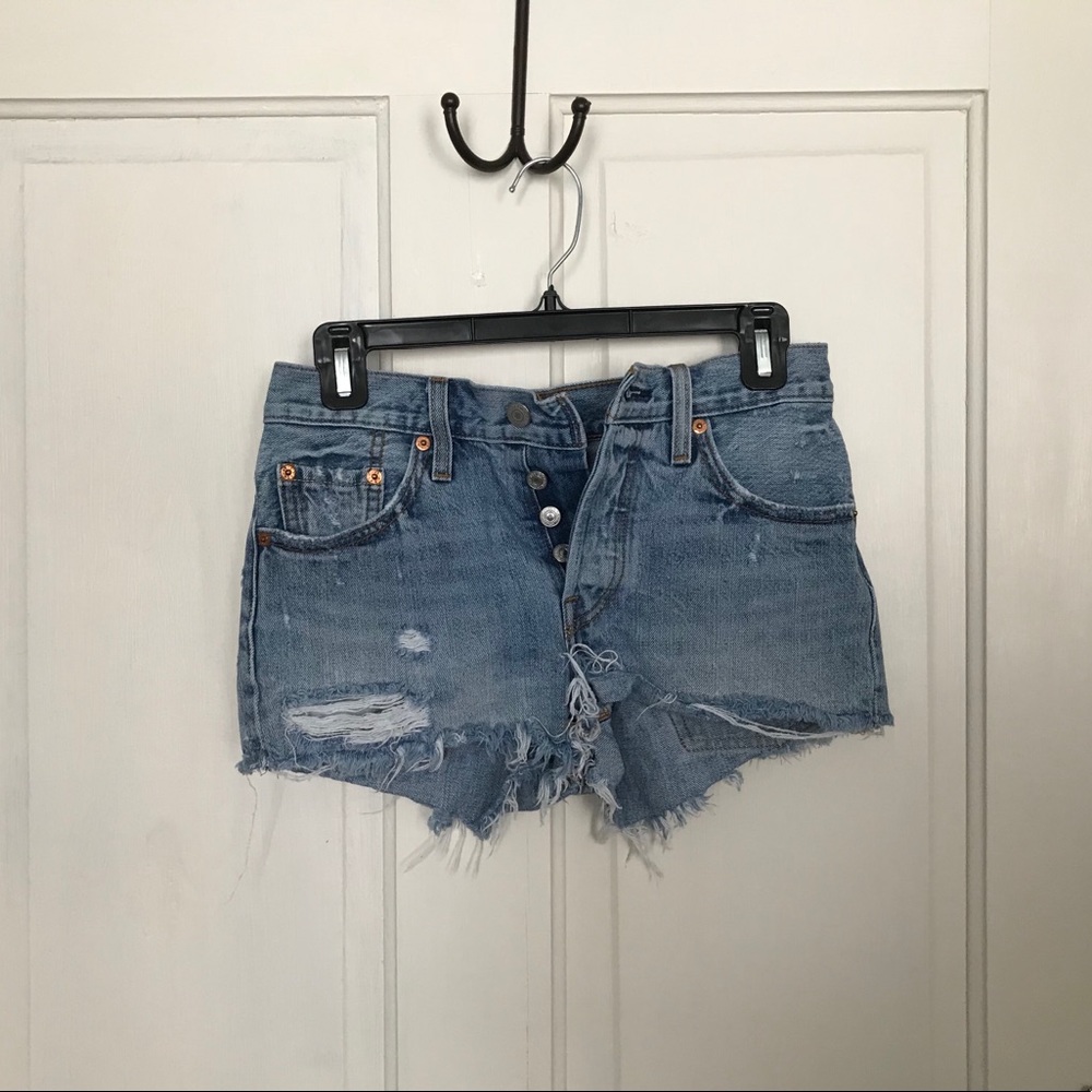 Levi cut off shorts